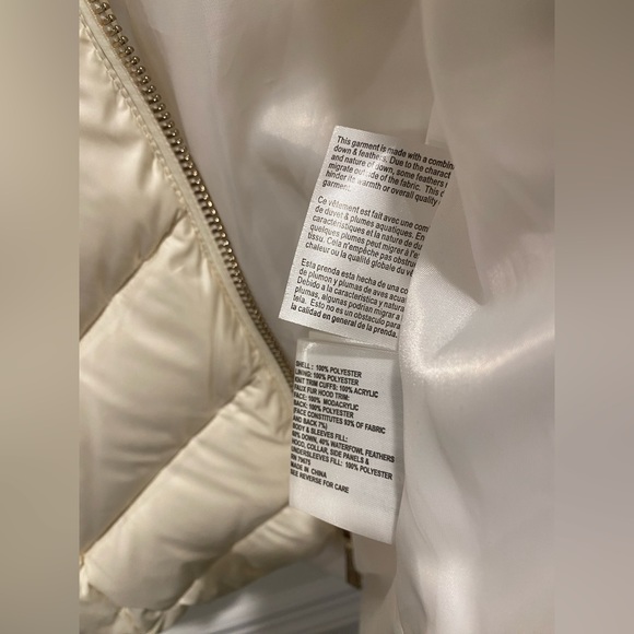 Michael Kors White Cream Mid Size Puffer Jacket With Faux Fur Hood - Picture 9 of 11